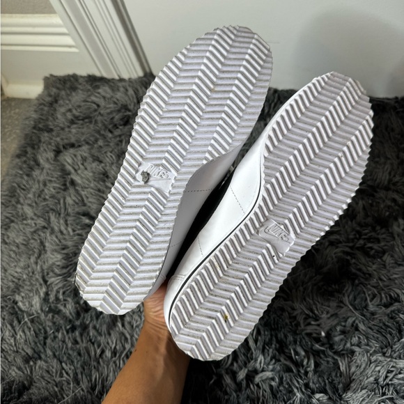 Nike Cortez Sneakers Women’s 7.5 - Picture 4 of 4